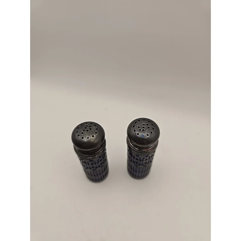 Vintage Silver Plated COBALT BLUE Glass Salt & Pepper‎ Shakers Heart Cuts